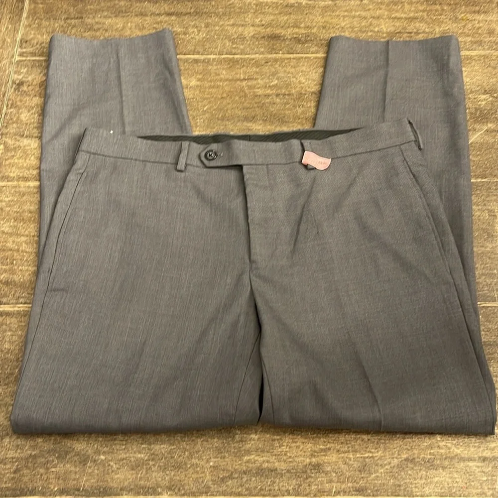 Lauren By‎ Ralph Lauren Suit Separates Pants. Size 34W • 30L. Gray.